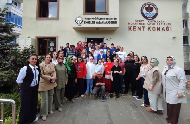 Engelsiz Yaşam Akademisi'nde Anlamlı Buluşma