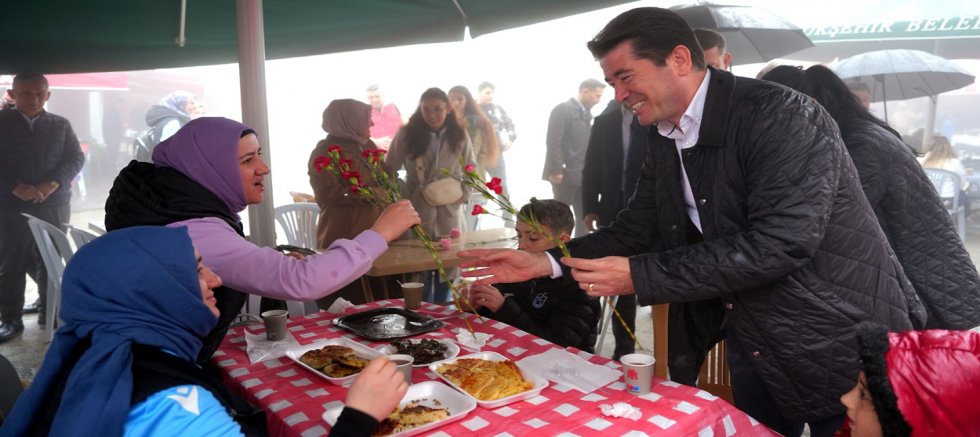 Başkan Kaya, emekçi kadınların Anneler Günü’nü kutladı