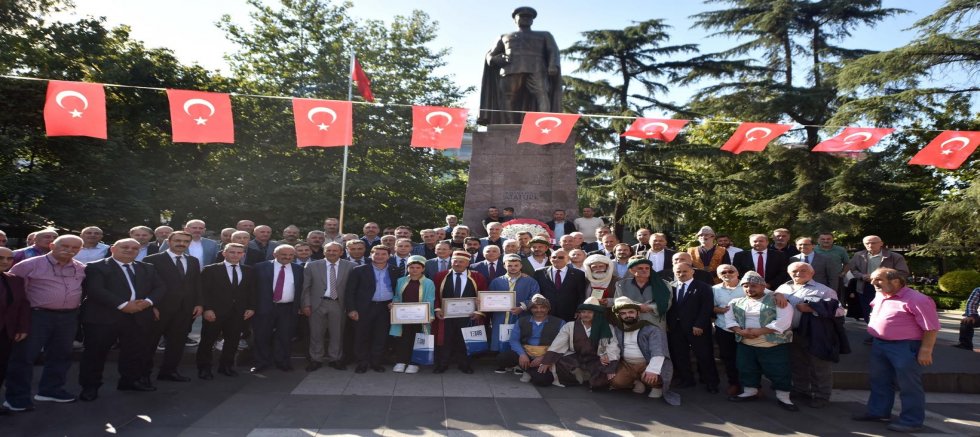 TRABZON’DA YILIN AHİSİ, KALFASI VE ÇIRAĞI ÖDÜLLERİNİ ALDI