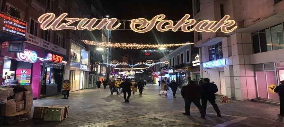  UZUNSOKAK’TA 4 YILLIK ZEMİN YENİDEN DEĞİŞİYOR: MİLYONLUK KAMU KAYNAĞI TARTIŞMASI