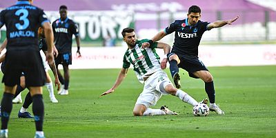 70 Dakika 10 Kişi Oynayan Trabzonspor, Galibiyeti Kaçırdı 