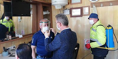 Başkan Kurukız Berber Esnafına Maske ve Siperlik Dağıttı