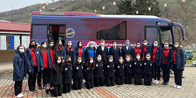  Ekrem İmamoğlu'nun hediye ettiği otobüs, Çarşıbaşı'nı karıştırdı!