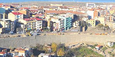 Erdoğdu yolundaki metruk binalar için kentsel dönüşüm talebi !