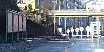 Millet Bahçesinin Duvarı Çöktü