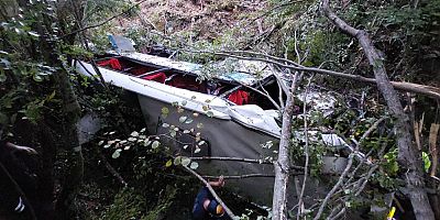 Trabzon'a gelen yolcu otobüsü dereye uçtu! Ölüler ve yaralılar var!