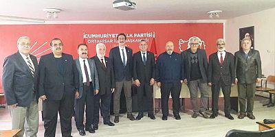 Trabzon’da Muhtarlardan CHP’ye Çıkartma !