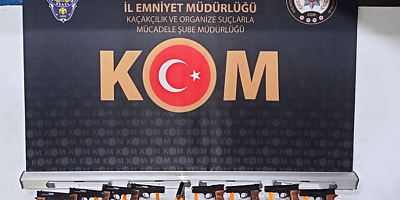 Trabzon'da polis ay çekirdeği çuvallarında silah buldu!
