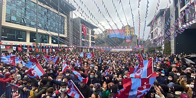 Trabzon'da taraftarlar maç öncesi konserle coştu!