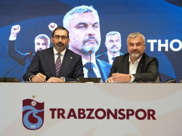 TRABZONSPOR, THOMAS REİS İÇİN İMZA TÖRENİ DÜZENLEDİ